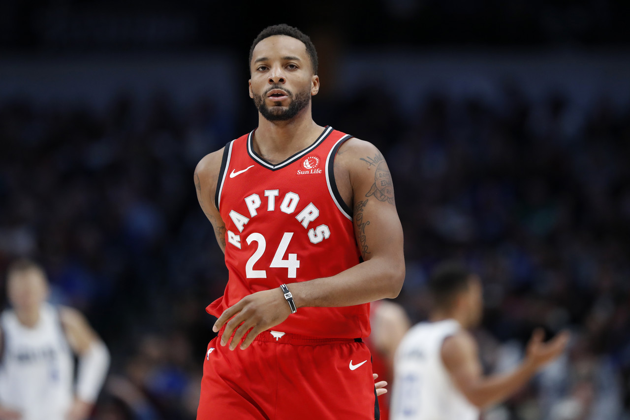 从背靠背场 从背靠背场